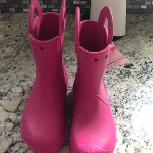Girls pink crocs rainboots